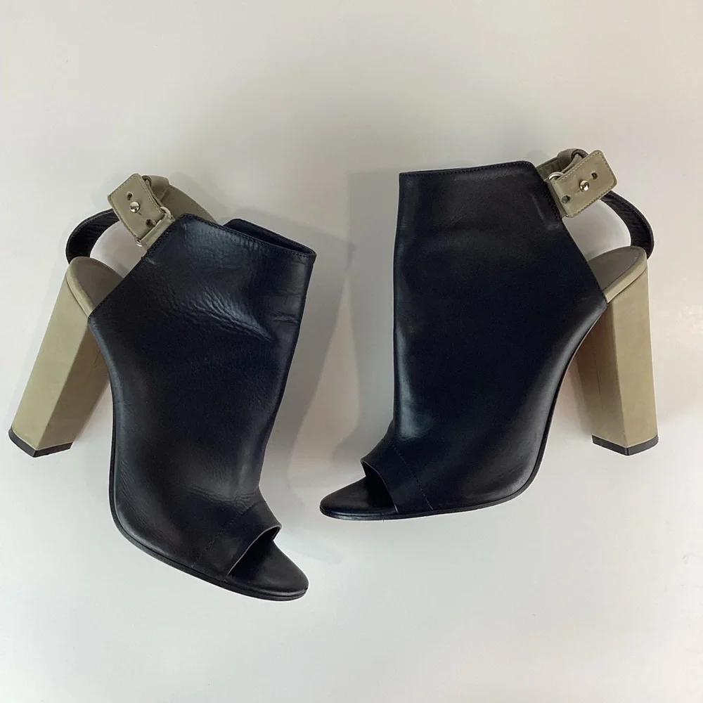 Vince Addison Peep Toe Black Leather Bootie | 8